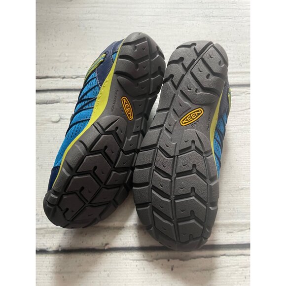 Boys’ Keen trail shoes - Picture 2 of 5